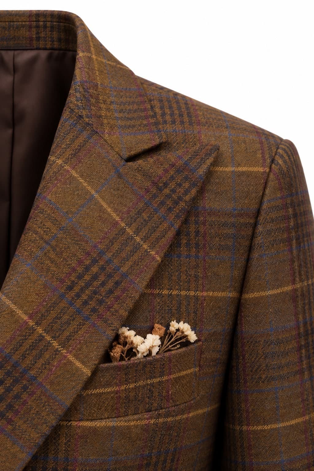 Peak lapel and shoulder detail